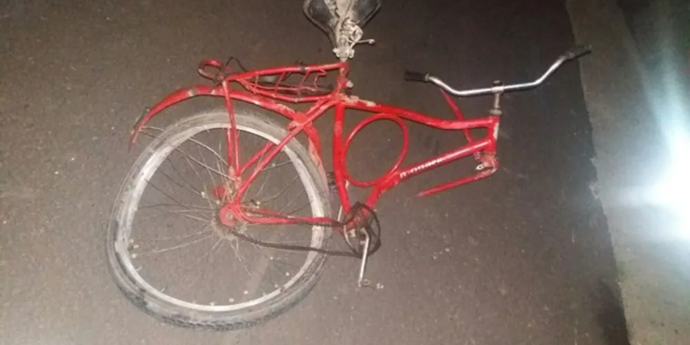 Ciclista foi atingido quando tentava atravessar a BR-277 na noite desta quinta