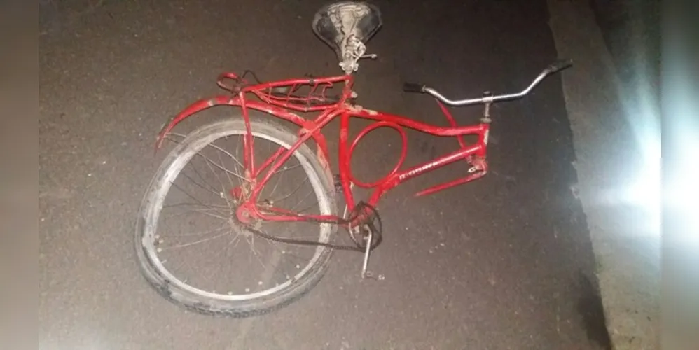 Ciclista foi atingido quando tentava atravessar a BR-277 na noite desta quinta