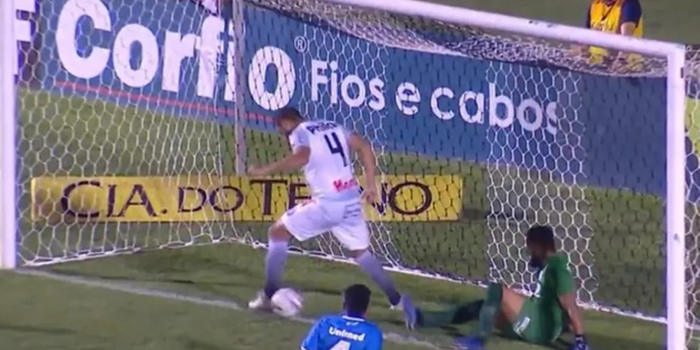 Imagem ilustrativa da imagem Gol perdido por Edson Borges repercute em todo país