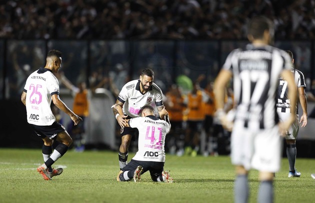 Volante criado no Vasco marcou seu primeiro gol como profissional