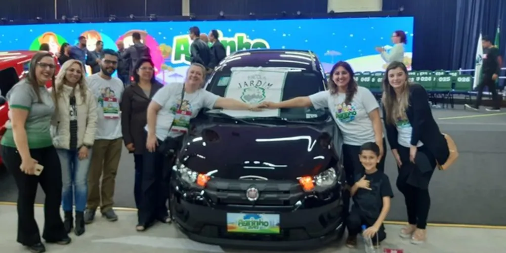 A professora trabalhou em sala de aula a importância da preservação do solo com ações que envolveram a escola e a comunidade.