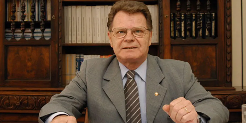 Mauricio Kuehne atuou profissionalmente em Ponta Grossa