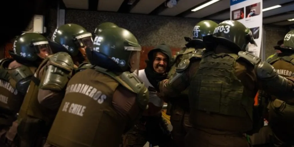 O estado de emergência no Chile permanece vigorando e conta com a mobilização de mais de 10 mil policiais