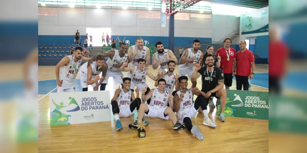 No basquete masculino Ponta Grossa superou Londrina, por 79x88, coroando uma campanha só de vitórias