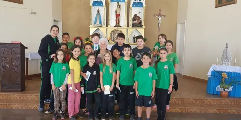 Imagem ilustrativa da imagem Turma realiza resgate histórico em igreja católica