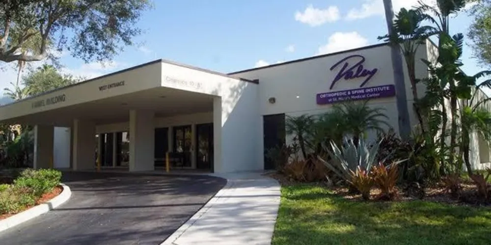 O Instituto Paley, na Flórida, Estados Unidos, oferece um dos únicos tratamentos que poderiam reverter a situação do pequeno Breno. 