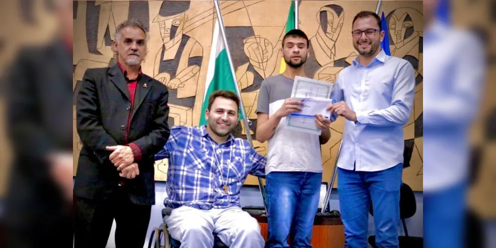 Iniciativa do vereador Felipe Passos homenageia projeto de inclusão através da comunicação