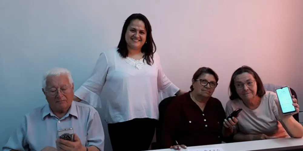 A Cassol realiza o curso ‘Celular para Idosos’ com a intenção de aproximar a terceira idade as novidades e avanços tecnológicos registrados nos últimos anos
