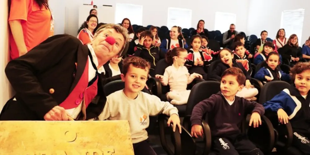 Nesta noite o Festival Nacional do Teatro traz aos palcos peças de São Paulo, Bahia e do Grupo de Teatro Cidade de Ponta Grossa