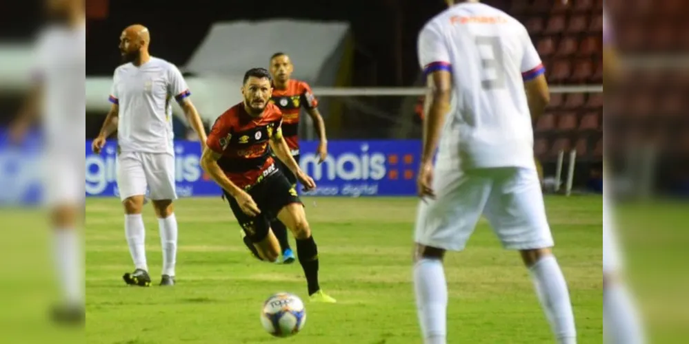 Vitória deixa o Leão cada vez mais perto da Série A; time segue vice-líder do campeonato