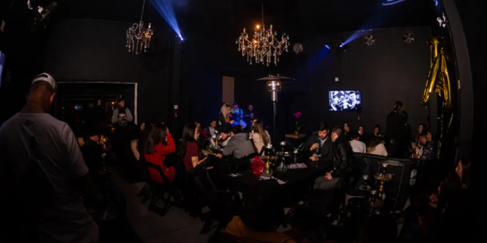 Black Narguile Lounge Bar está localizada na Rua Bonifácio Vilela, 282, em frente à Servopa, no Centro de Ponta Grossa.