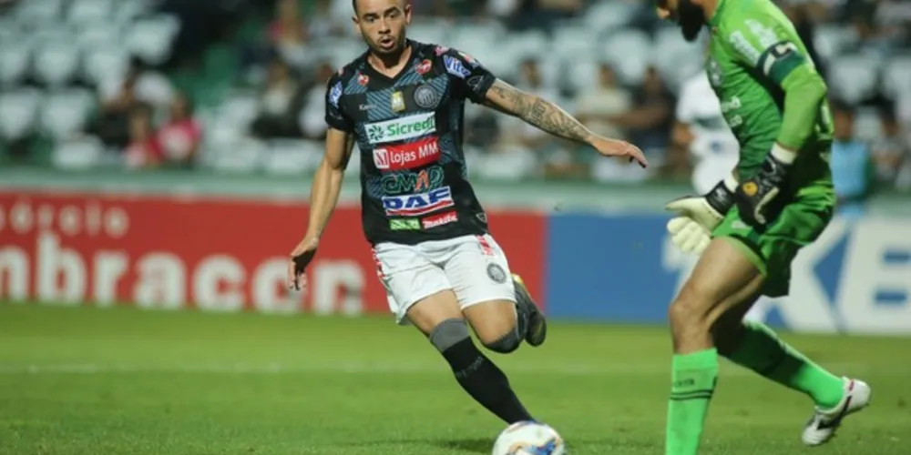 Operário e Coritiba empataram em 0x0 na noite desta quinta-feira, em Curitiba