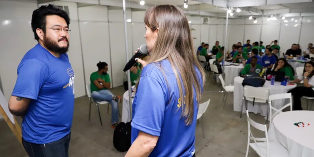 Haverá premiação em dinheiro para os três projetos que melhor resolverem as problemáticas apresentadas .