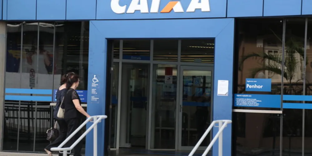 Agências da Caixa abriram neste sábado