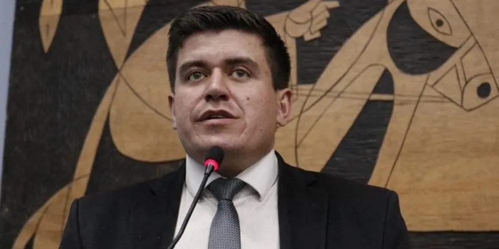 Imagem ilustrativa da imagem Vinícius Camargo vai à Justiça para diminuir ‘Taxa de Lixo’
