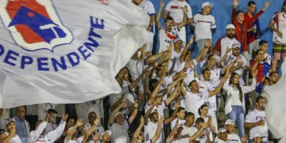 Vitória suada mantém o Paraná na luta pelo retorno à Série A