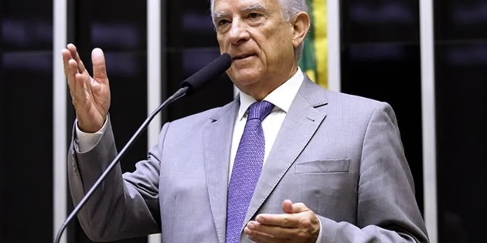 Imagem ilustrativa da imagem Internauta se retrata por ofender deputado na web