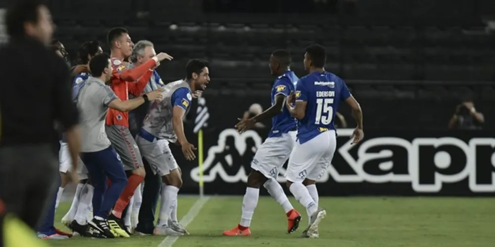 Raposa volta a respirar aliviada depois de 13 rodadas no Z-4