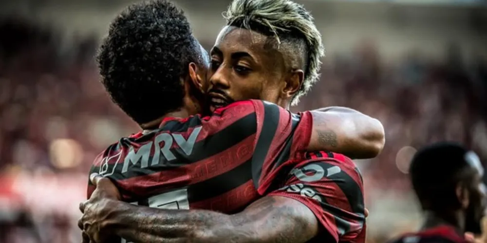 Imagem ilustrativa da imagem Flamengo goleia o Corinthians por 4 a 1 no Maracanã