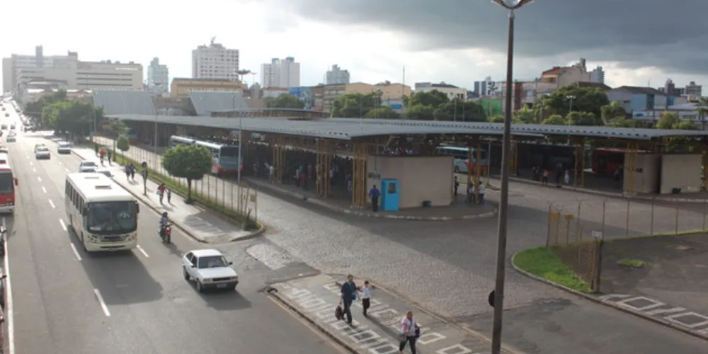 Edital prevê concessão dos terminais e do Shopping Popular