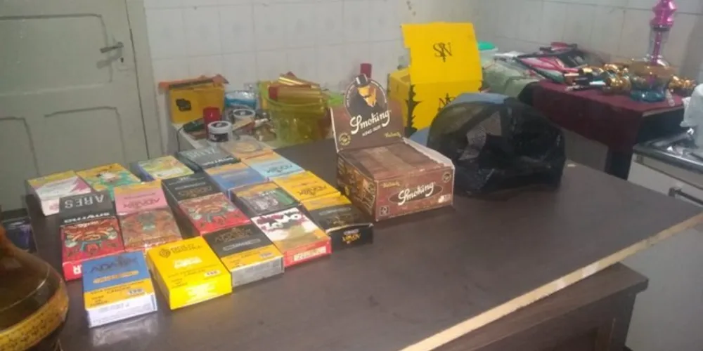 Imagem ilustrativa da imagem GM flagra adolescentes em tabacaria no Centro de PG