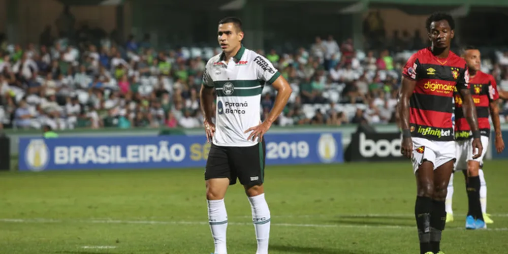 Duelo entre 2º e 3º colocados da Série B terminou sem gols em Curitiba