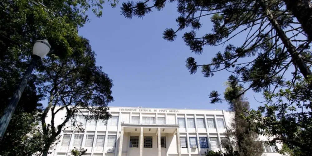 Sessão solene em comemoração aos 50 anos da Universidade Estadual de Ponta Grossa acontece na Alep