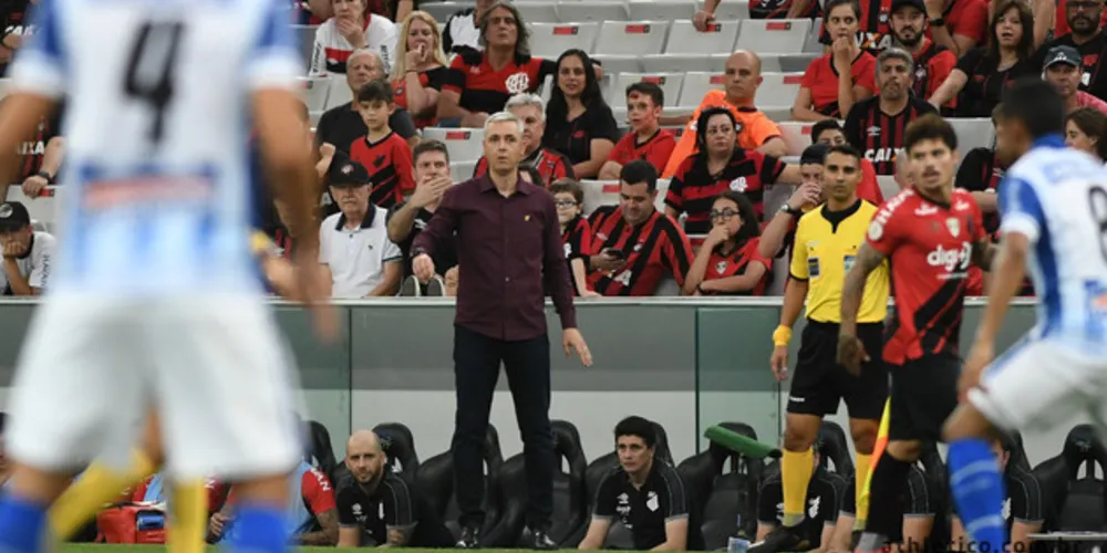 Técnico deixa o time com títulos históricos da Copa do Brasil e da Sul-Americana