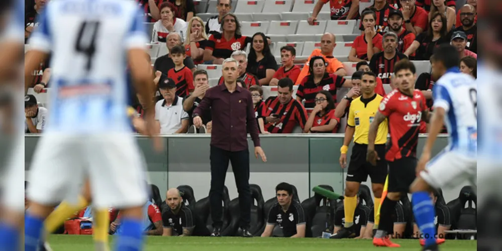 Técnico deixa o time com títulos históricos da Copa do Brasil e da Sul-Americana
