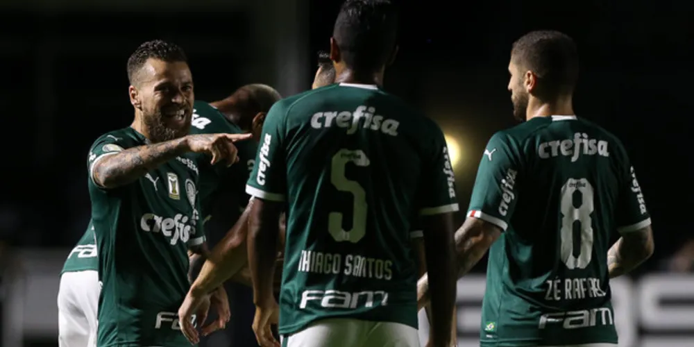Fora de casa, Palmeiras faz 2 a 1 no Vasco e mantém perseguição ao líder