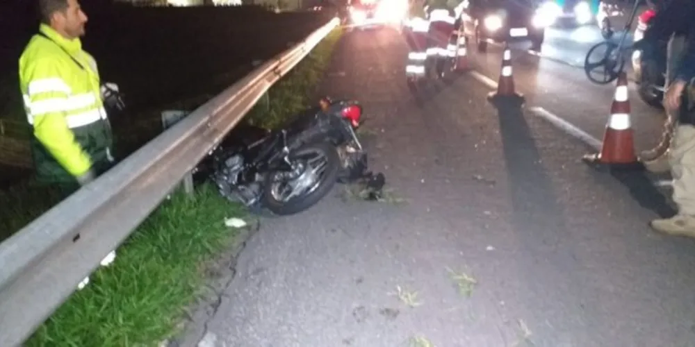 Jovem foi arrastado e arremessado para fora da rodovia, segundo a PRF