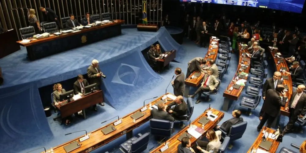 Foram 56 votos a favor e 11 contrários