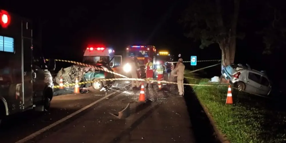 Batida envolvendo dois carros aconteceu de madrugada dessa quinta-feira (07), na BR-369
