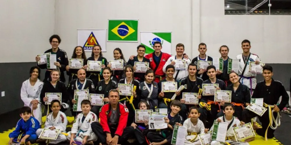 No próximo sábado (09), acontece o lançamento da 11° edição do Livro dos Grandes Mestres das Artes Marciais