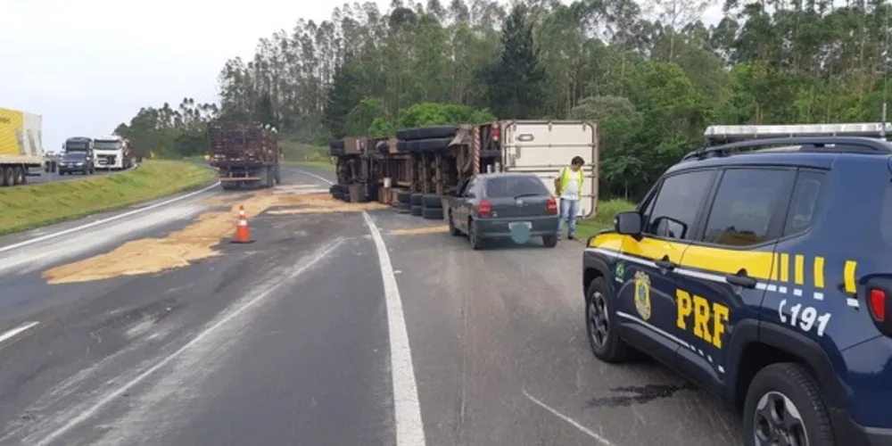 Imagem ilustrativa da imagem Caminhoneiro fica em estado grave após acidente na BR-376