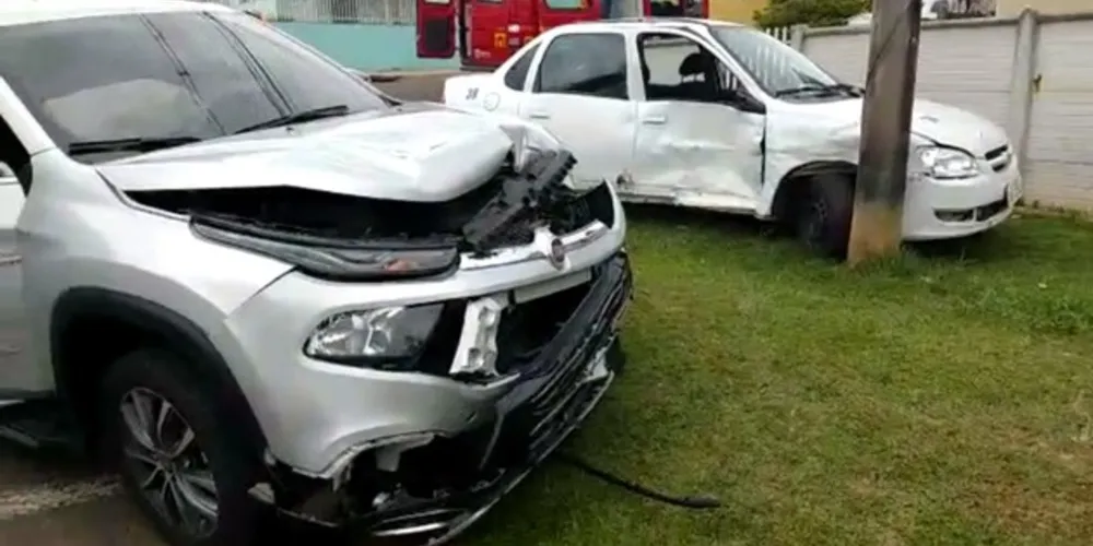 Imagem ilustrativa da imagem Em PG, carro do Conselho Tutelar se envolve em acidente