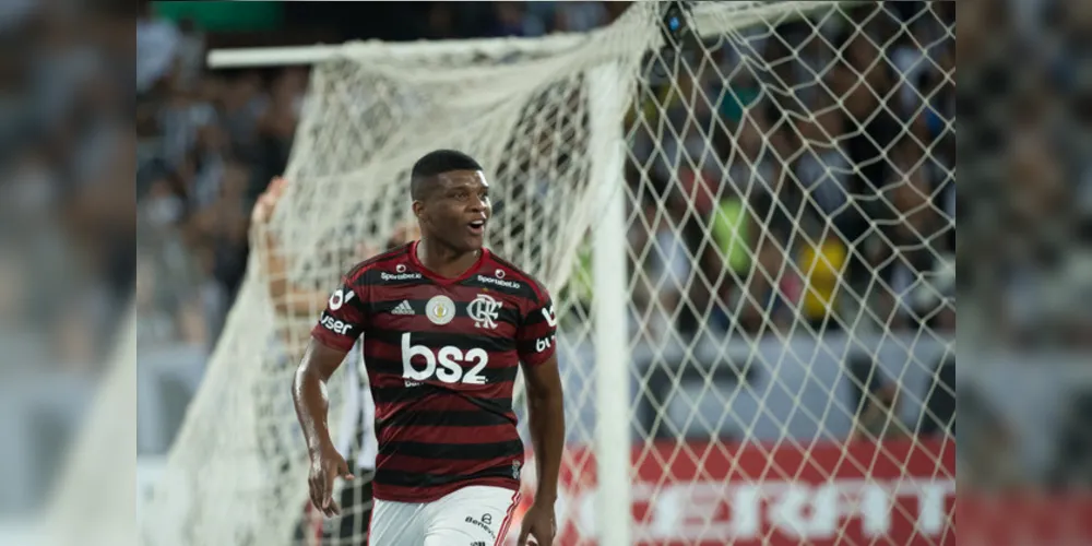 Lincoln aproveitou jogada de Bruno Henrique e marcou o gol da vitória rubro-negra
