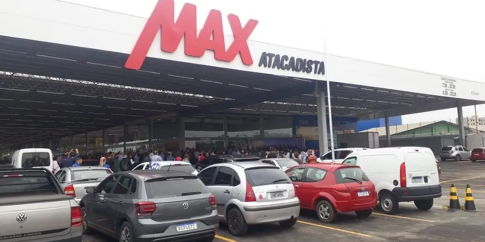 Imagem ilustrativa da imagem Max Atacadista abre as portas e recebe primeiros clientes