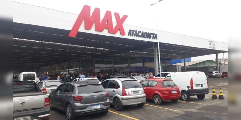 Imagem ilustrativa da imagem Max Atacadista abre as portas e recebe primeiros clientes