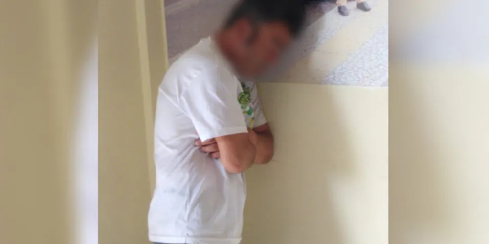 Imagem ilustrativa da imagem Polícia prende homem com ‘facão’ dentro de ônibus