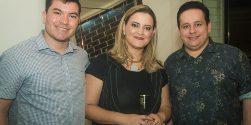 Eduardo da Cruz, Daiane Peruffo Cruz e este colunista.