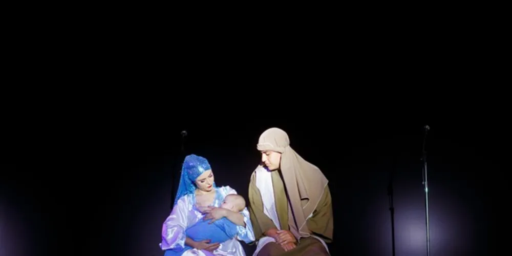 O espetáculo terá aproximadamente 60 minutos de duração, contará com a participação de cerca de 170 pessoas entre o elenco, esquipe de produção e coralistas