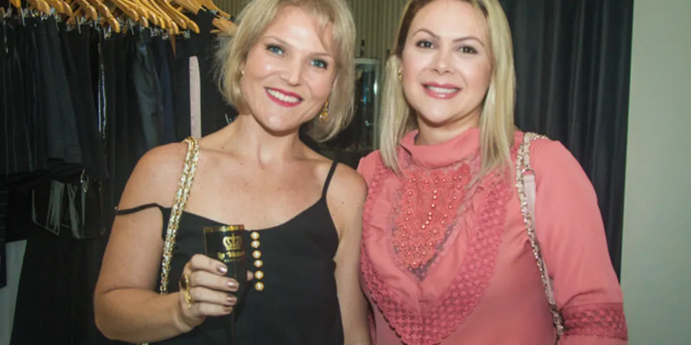 LÁ VÃO ELAS – Nesta terça-feira (12), as empresárias Claudia Stoco e Fabiana Serenato Tramarim recebem familiares, amigos e formadores de opinião, para apresentar a agência de viagem e turismo “Lá Vão Elas”.  O novo empreendimento fica localizado no Centro Comercial São José, na Rua Julia Lopes, 556 sala 9. Comentaremos.