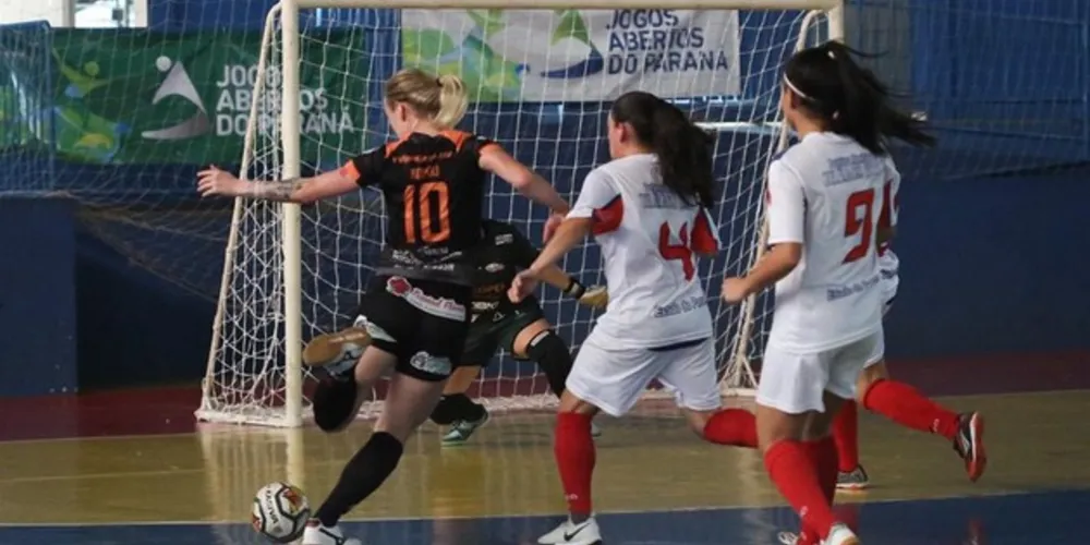 Imagem ilustrativa da imagem Meninas do PYL Futsal têm jogo decisivo no sábado