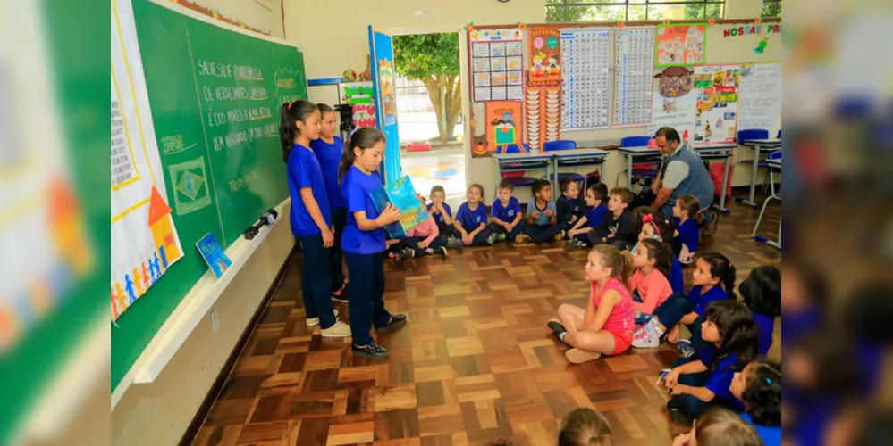 A Escola Municipal Fioravante Slavieiro, na Vila Baraúna, realiza quatro projetos de leitura