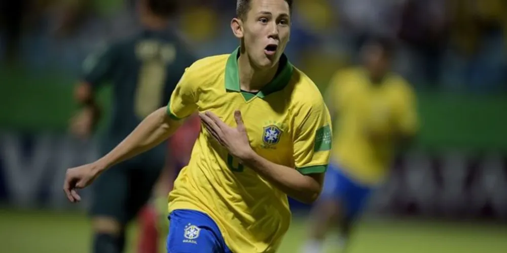 Patryck comemora primeiro gol do Brasil contra a Itália