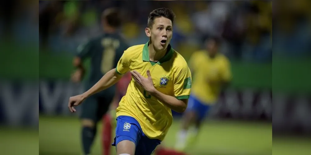 Patryck comemora primeiro gol do Brasil contra a Itália