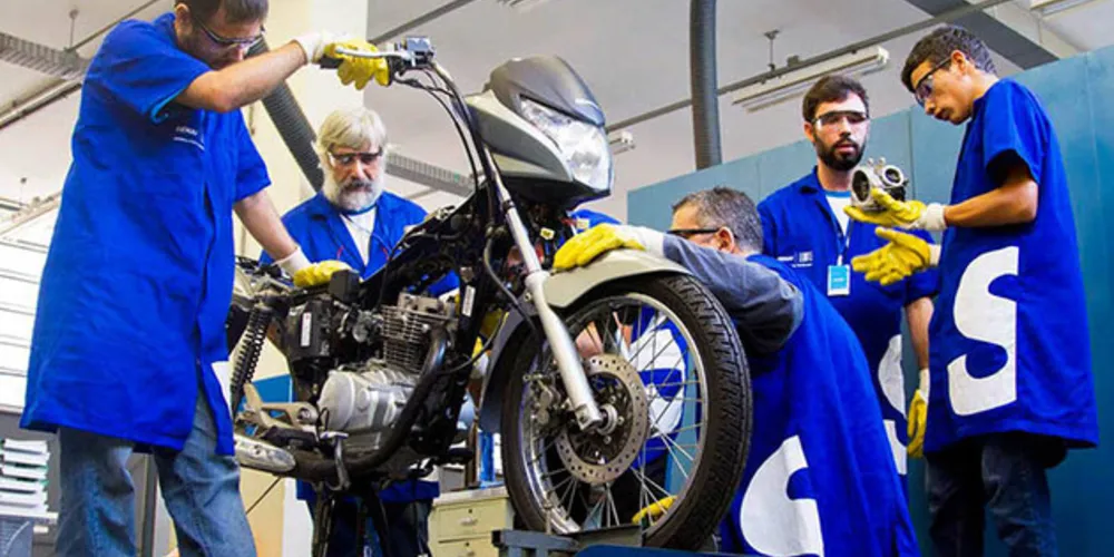 Para o curso de Noções de Mecânica de Motocicletas, ofertado pelo SENAI , são 26 vagas
