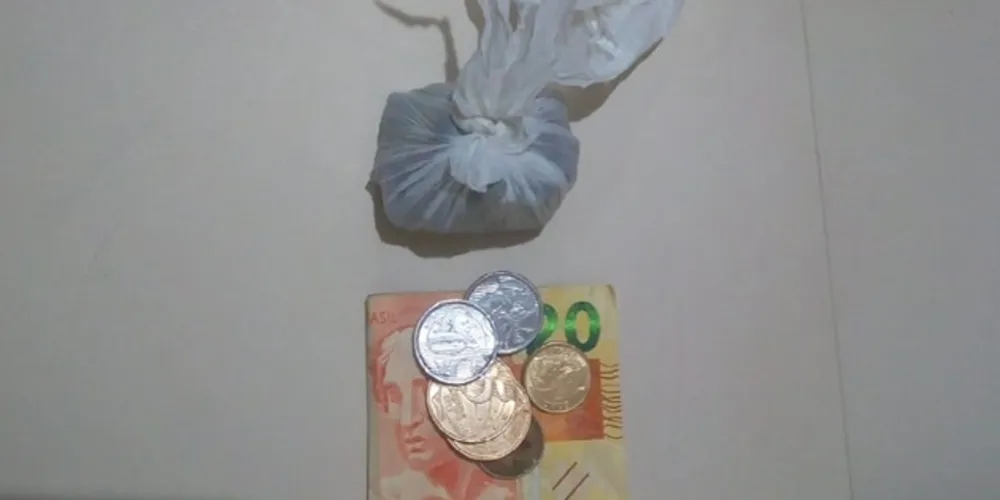 Adolescente confessou que estava vendendo drogas ao lado do Terminal Central