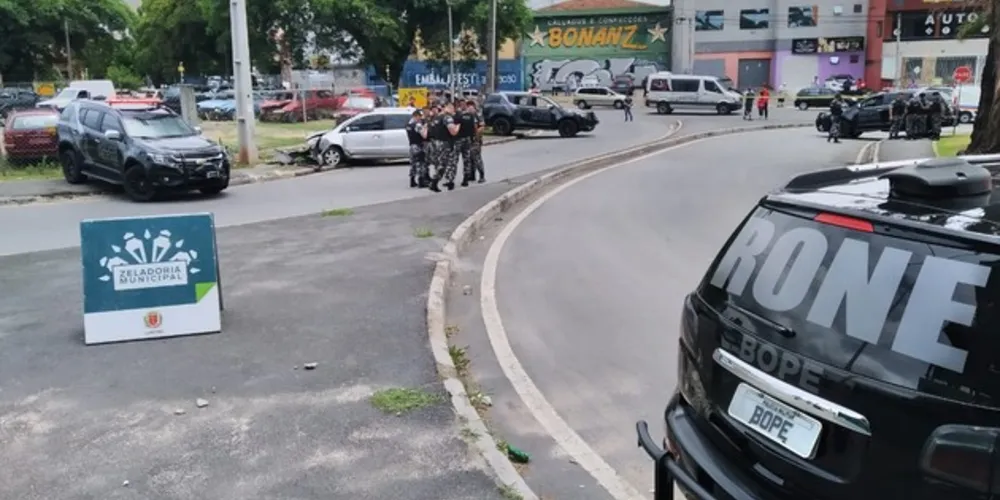  O caso aconteceu no início da tarde desta terça-feira (12) no bairro Pinheirinho, em Curitiba, na alça de acesso à Linha Verde.